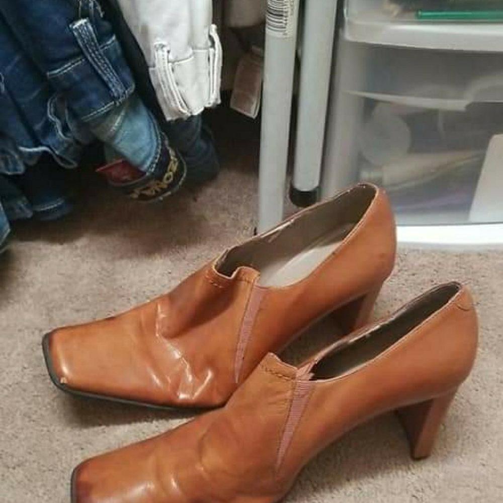 Nine west hills